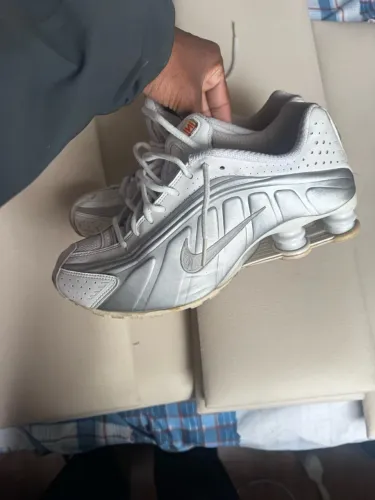 Nike shox R4
