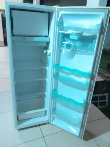 Geladeira cônsul 280