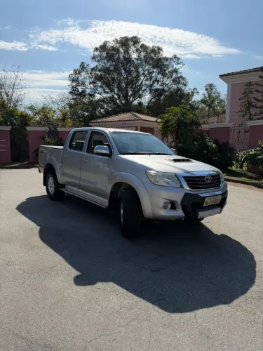 Toyota Hilux CD SRV D4-d 4X4 3.0 TDI Diesel AUT 2012