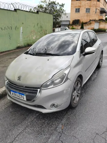 Peugeot 208 Griffe 1.6 Flex 16V 5P Mec. 2014