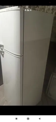 Vendo herdeira gelo.seco 350 litros