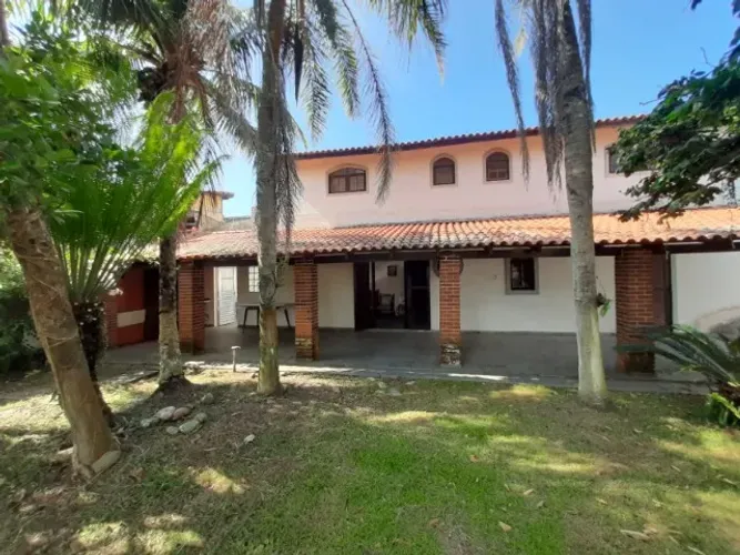SOBRADO NA PRAIA A 100M DO MAR - TERRENO COM 300M²  - PERTO DE TUDO!