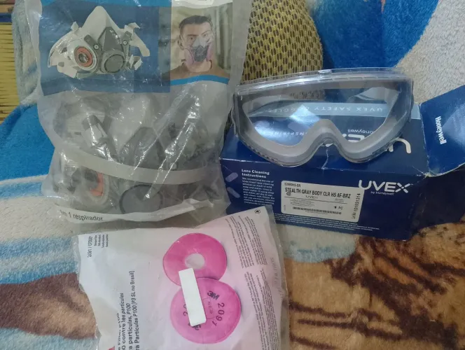 Epi óculos e máscara ,com refil! O kit por 30!