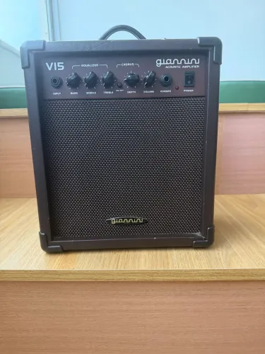 Amplificador Acústico Giannini V15 em ótimo estado e funcionando