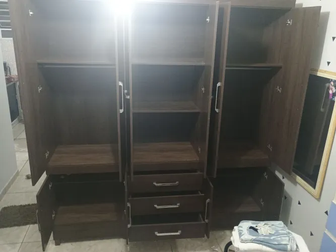 GUARDA-ROUPA 