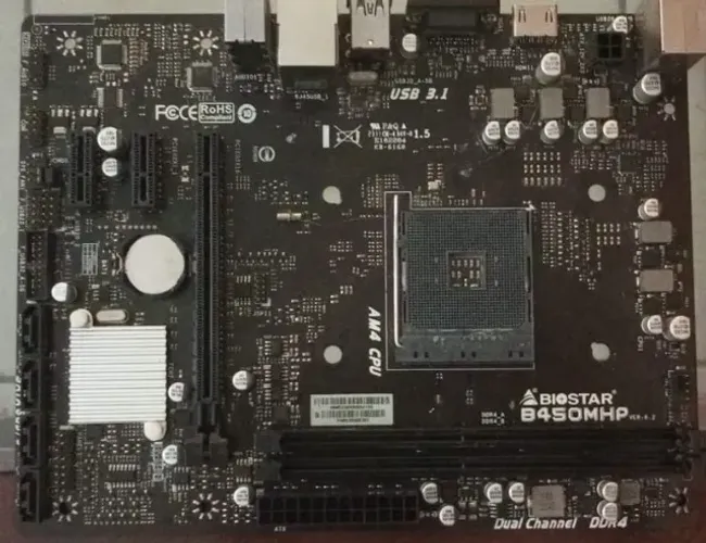 Placa Biostar B450MHP com defeito