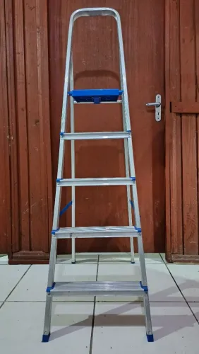Escada de alumínio mor