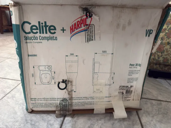 Vaso sanitário novo celite harpic na caixa