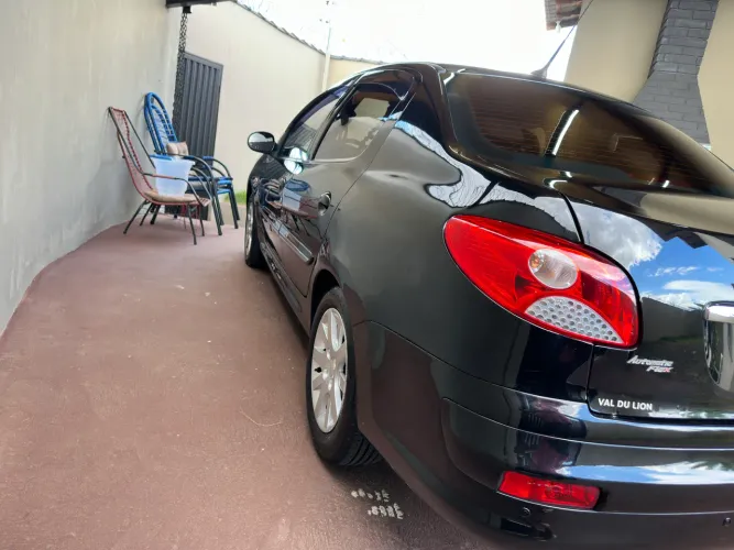 Peugeot 207 Sedan Passion XS 1.6 Flex 16V 4P AUT 2012