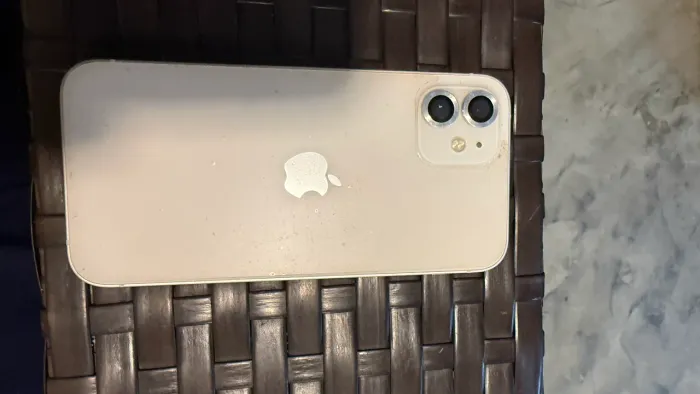 Vendo IPhone 12 64 g branco bateria 75%