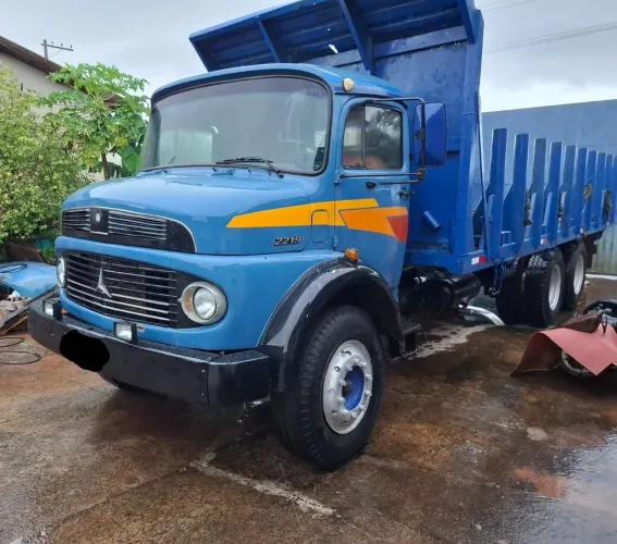 Vendo ou troco Caminhão 2219 traçada com motor do 2318 cadastrado no documento