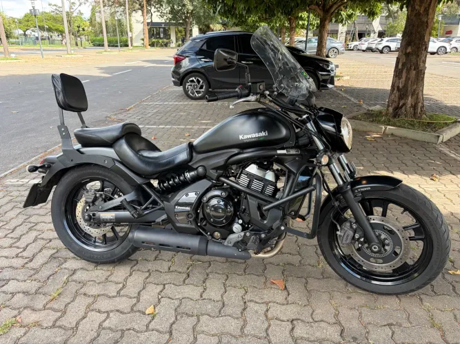Moto Vulcan 650s - Preta fosca - Revisada