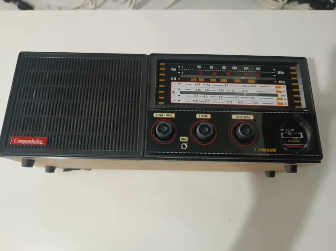 Rádio de cabeceira companheiro 7 faixas am fm poneradio indústria brasileira mod antigo