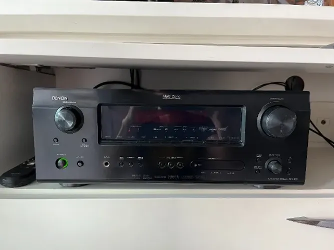 Receiver DENON AVR-689 de 7.1 canais com 560 watts
