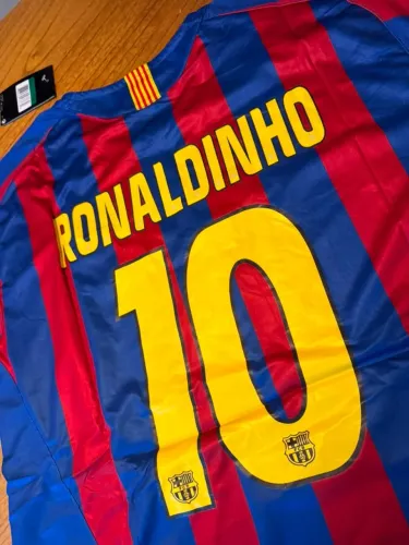 Camisa Retrô Barcelona Ronaldinho 2005/06 Tamanho G e GG