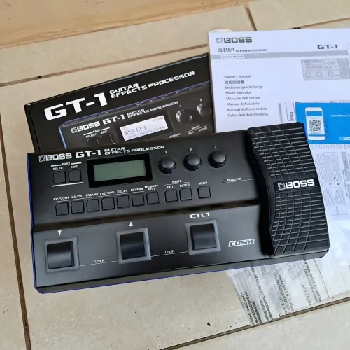 Pedaleira Boss GT-1 com caixa e manual