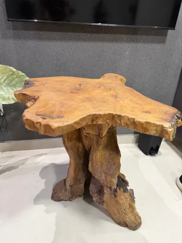Vendo mesa em jaqueira