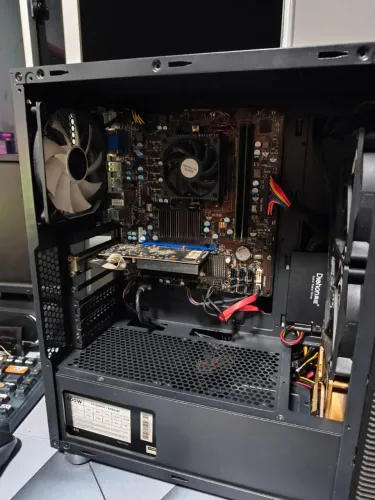 PC Gamer de entrada + Teclado e mouse + Headset + Wi-Fi