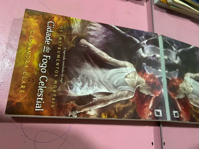 Livro Cidade do fogo Celestial(Instrumentos mortais)