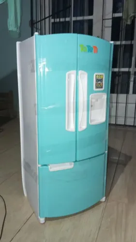 Geladeira brinquedo