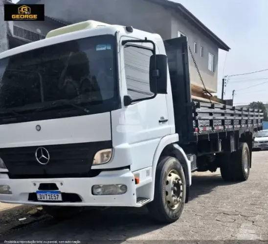 Caminhão Mercedes-Benz Atego 1418 - Troco por Miniescavadeira