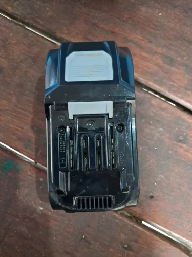 Carregador e bateria makita