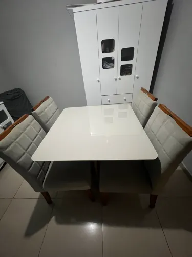 Mesa moderna Linda