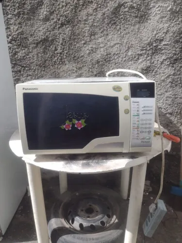 Microondas Panasonic funcionando perfeitamente 
