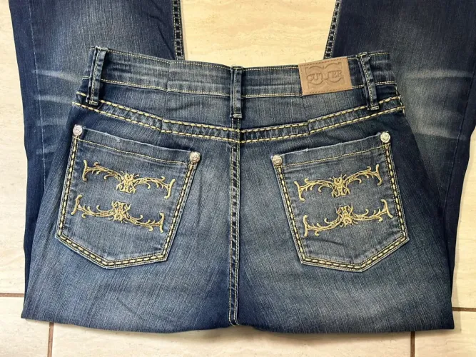 Calça Jeans CUTTER
