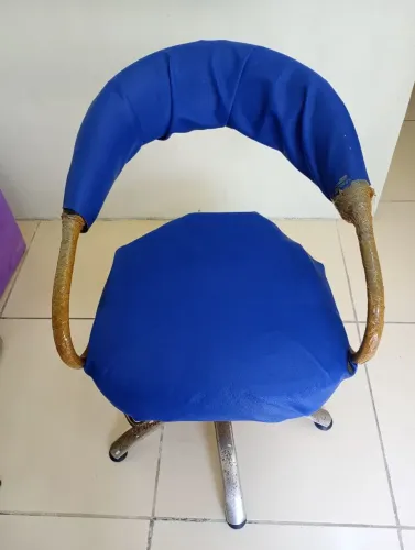 Cadeira de barbeiro ? com hidráulica funcionando perfeitamente,para vender rápido .