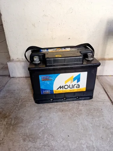 BATERIA MOURA 60 AMPERES POUCO TEMPO DE USO.