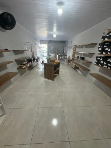 Casa á venda em Santa Amaro  7 9 9 9 6 7 5 5 0 0 9