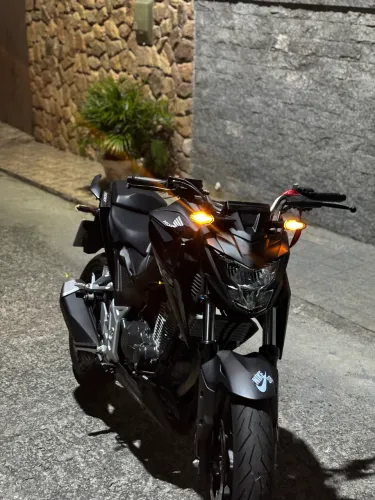 Cb 300f