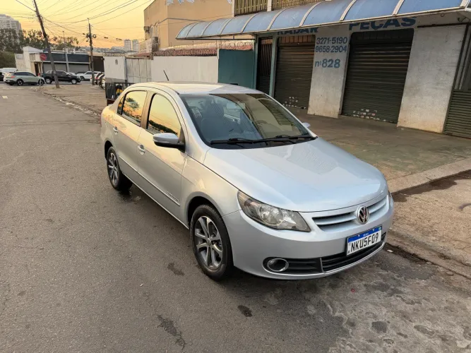 Volkswagen Voyage Comf/highli. 1.6 MI T.flex 8V 4P 2012