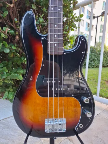 Contra Baixo Fender Precision