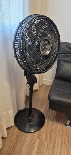 Vendo Ventilador de Pé - Mallory