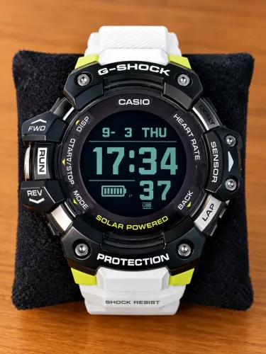 G-Shock GBD-H1000, caixa preta com pulseira branca