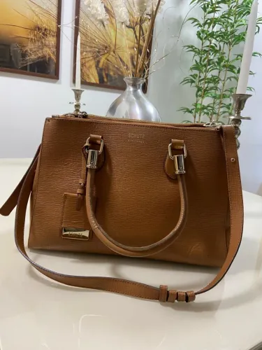 Vendo bolsa Lorena Schütz grande cor caramelo