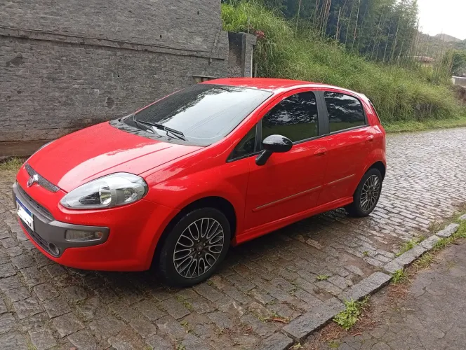 Fiat Punto Sporting 1.8 Flex 8v/16v 5P 2013