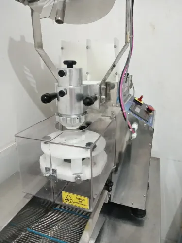 Máquina modeladora altíssima performance 