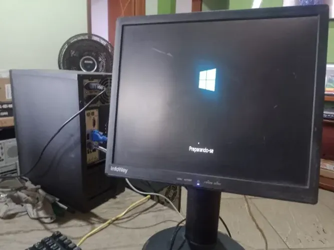 Vendo computadores Processador i3 E I5 Valores de 250,00 Á 550,00