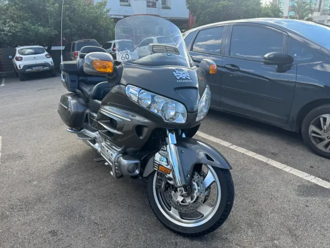 HONDA GOLD WING GL1800 2010 IMPECÁVEL