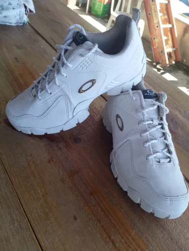 Tênis da Oakley 41-42