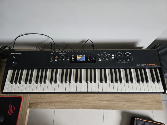 Numa X pianos 73 stage piano de palco 