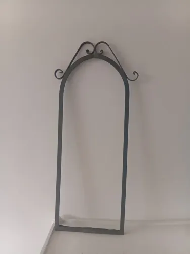 Moldura de ferro para vidro ou tela