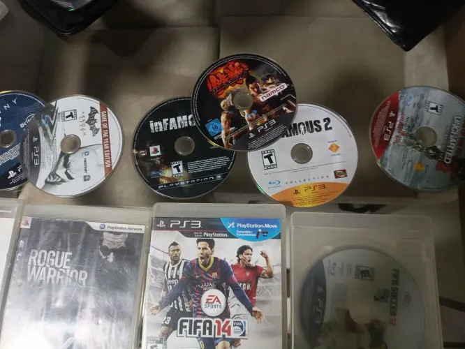 4 jogos com capa playstation 3 + 6 de brinde veio sem cap porta cd 