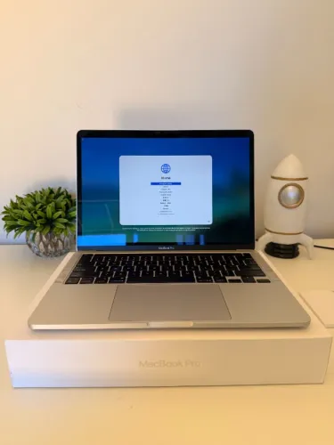 MacBook Pro m2 Apple (Torrando)