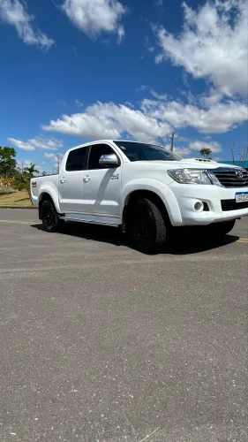 Toyota Hilux CD SRV D4-d 4X4 3.0 TDI Diesel AUT 2012