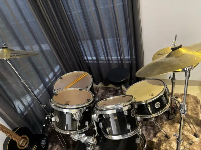 bateria acústica Nagano da série Garage