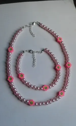 Colar choker feminina de pérolas rosa com flor conjunto com pulseira tamanho do colar P 35